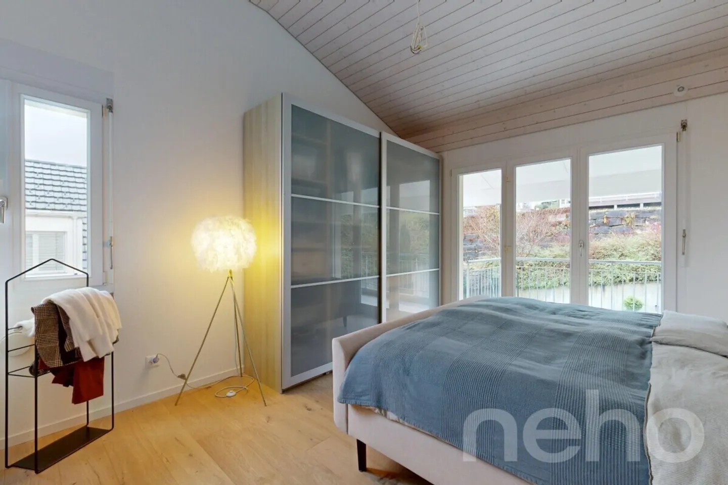 Modernes Familienhaus mit Garten - Foto 8 von 12