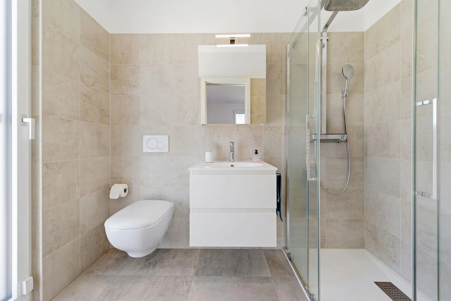 Duplex Elegante con Vista Panoramica - Foto 3 di 15