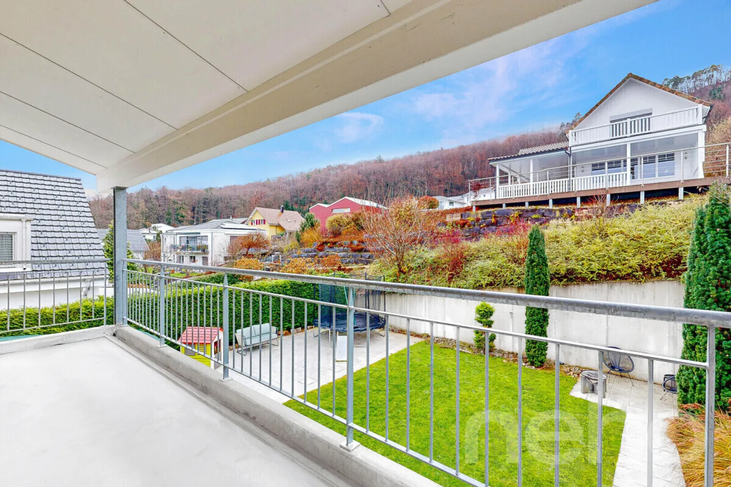 Modernes Familienhaus mit Garten - Foto 9 von 12