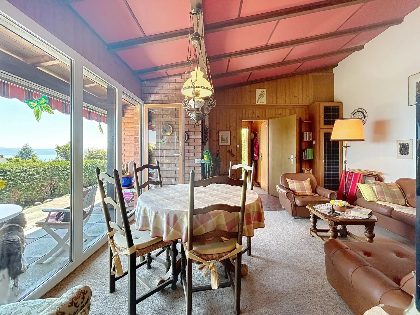 Chalet avec vue dégagée sur le lac et les alpes - Photo 10 sur 13