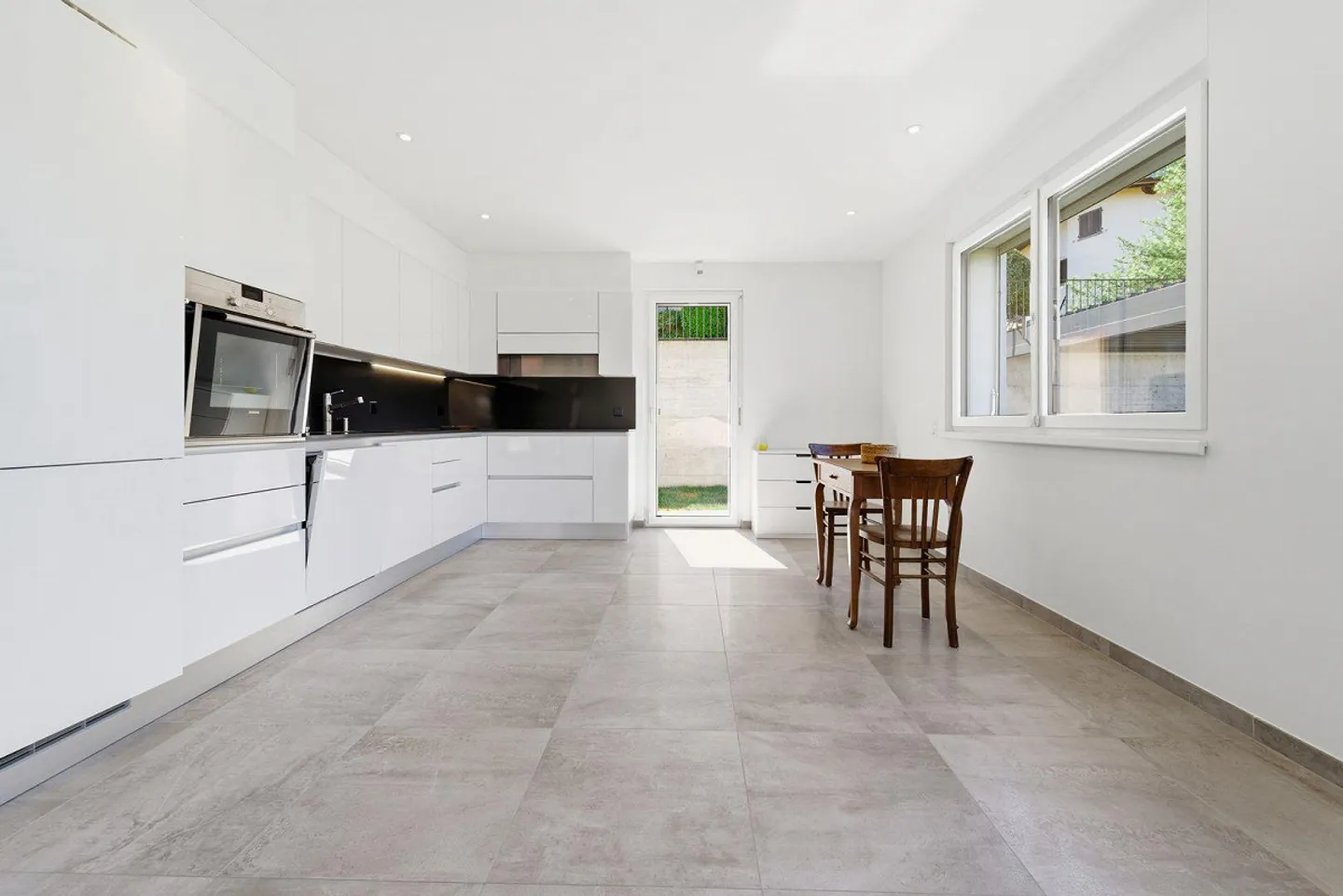 Duplex Elegante con Vista Panoramica - Foto 15 di 15