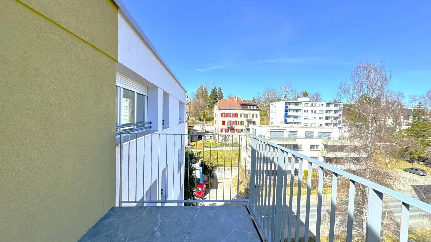 Modern 2-bedroom apartment in La Chaux-de-Fonds - Ideal for students & first occupation - Photo 2 of 12