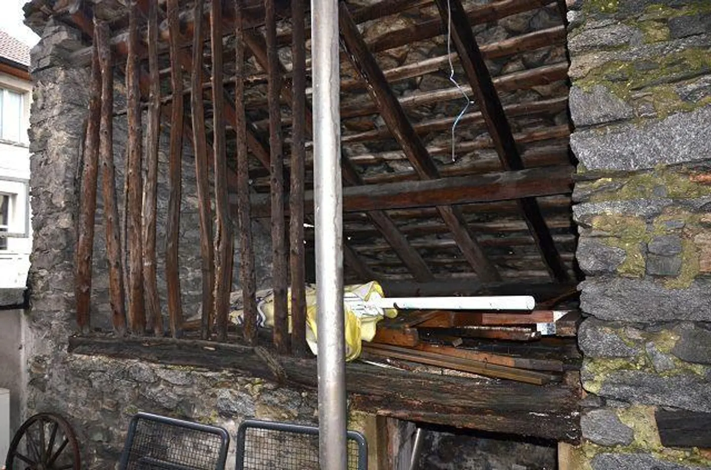 Grande maison tessinoise à rénover sur 3 étages avec annexe, centrale... - Photo 32 sur 38