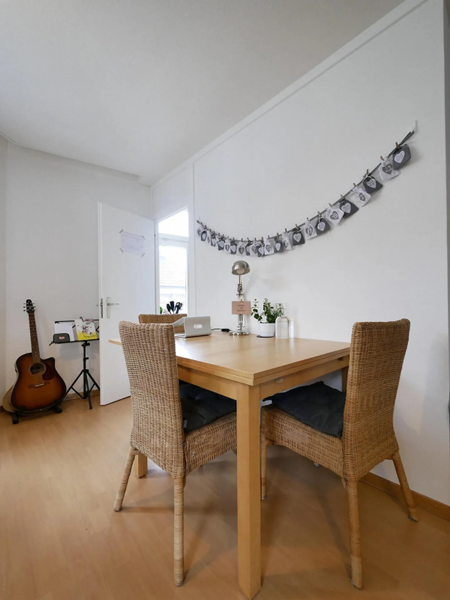 Appartement pour étudiants/résidents temporaires près de la gare/université/FHS/BVGer - Photo 2 sur 8