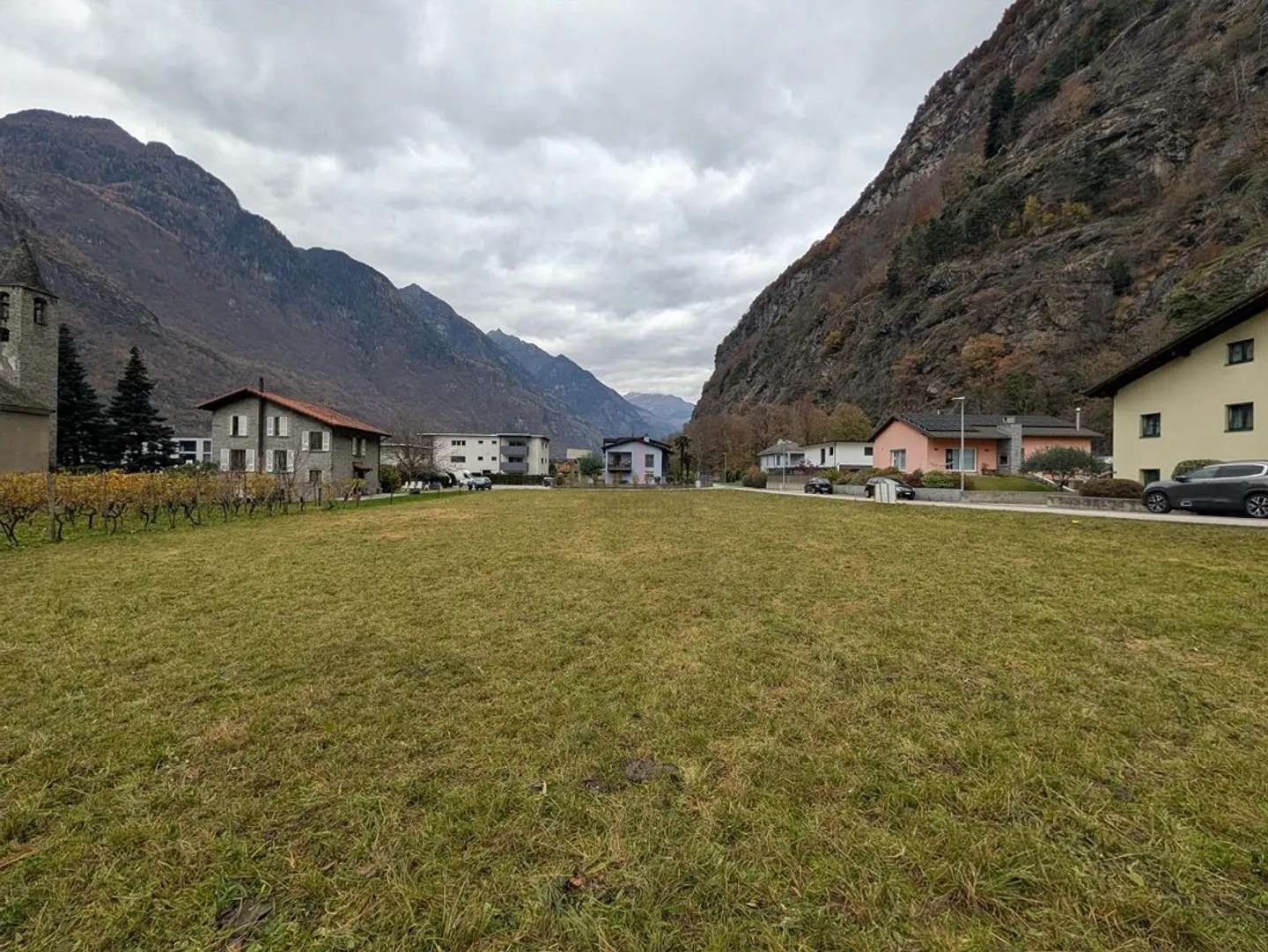 FLAT BUILDABLE LOT WITH GREAT POTENTIAL - Photo 5 of 7