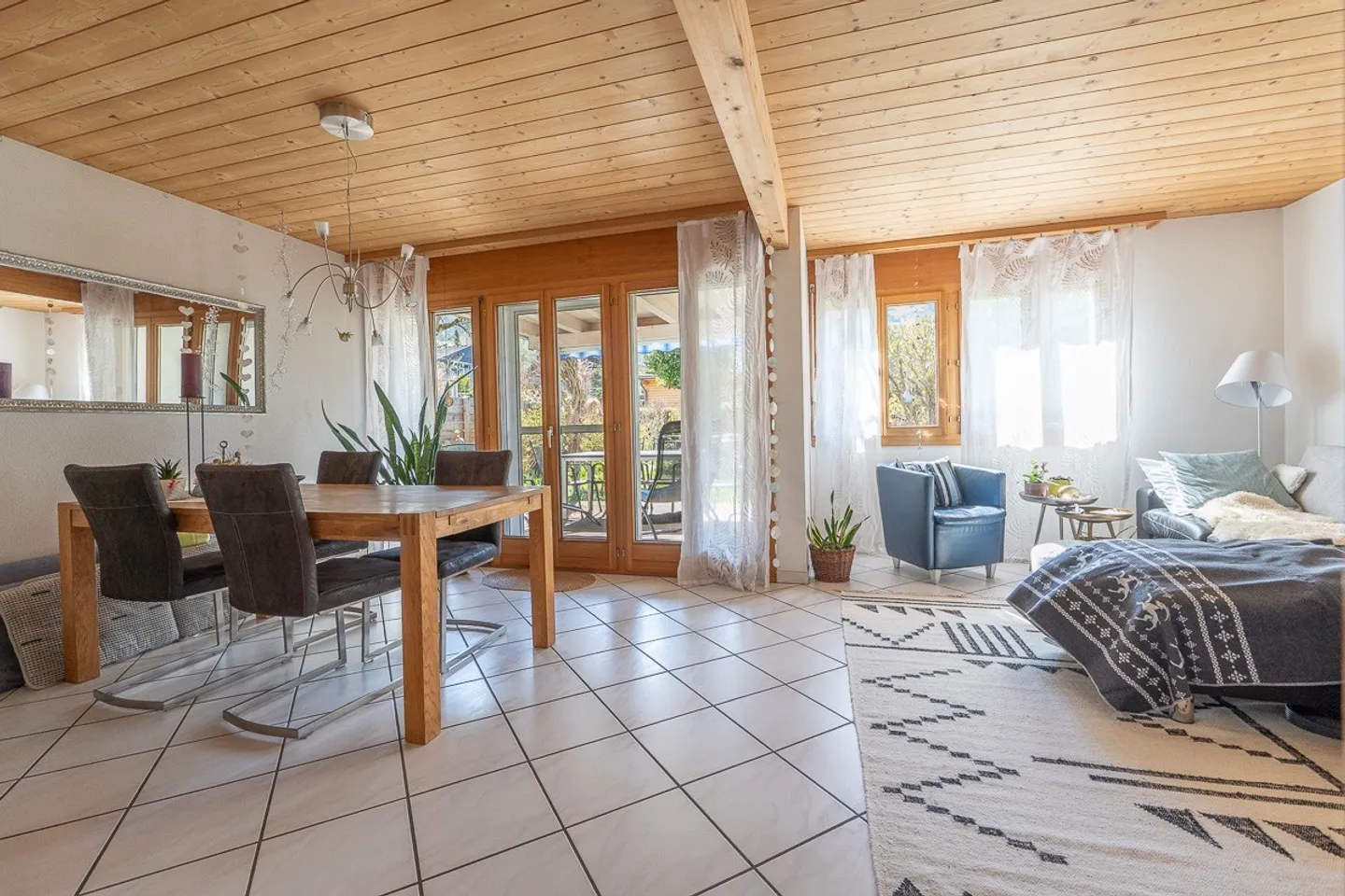 Casa unifamiliare di 6,5 stanze con vista sulle montagne - Foto 5 di 12