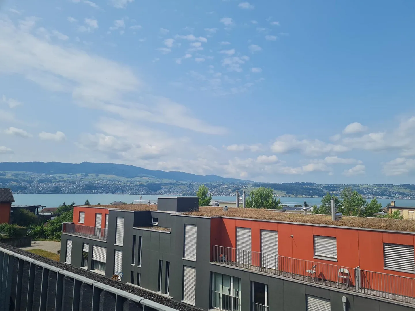 4.5-room penthouse apartment with lake view - Photo 1 of 5