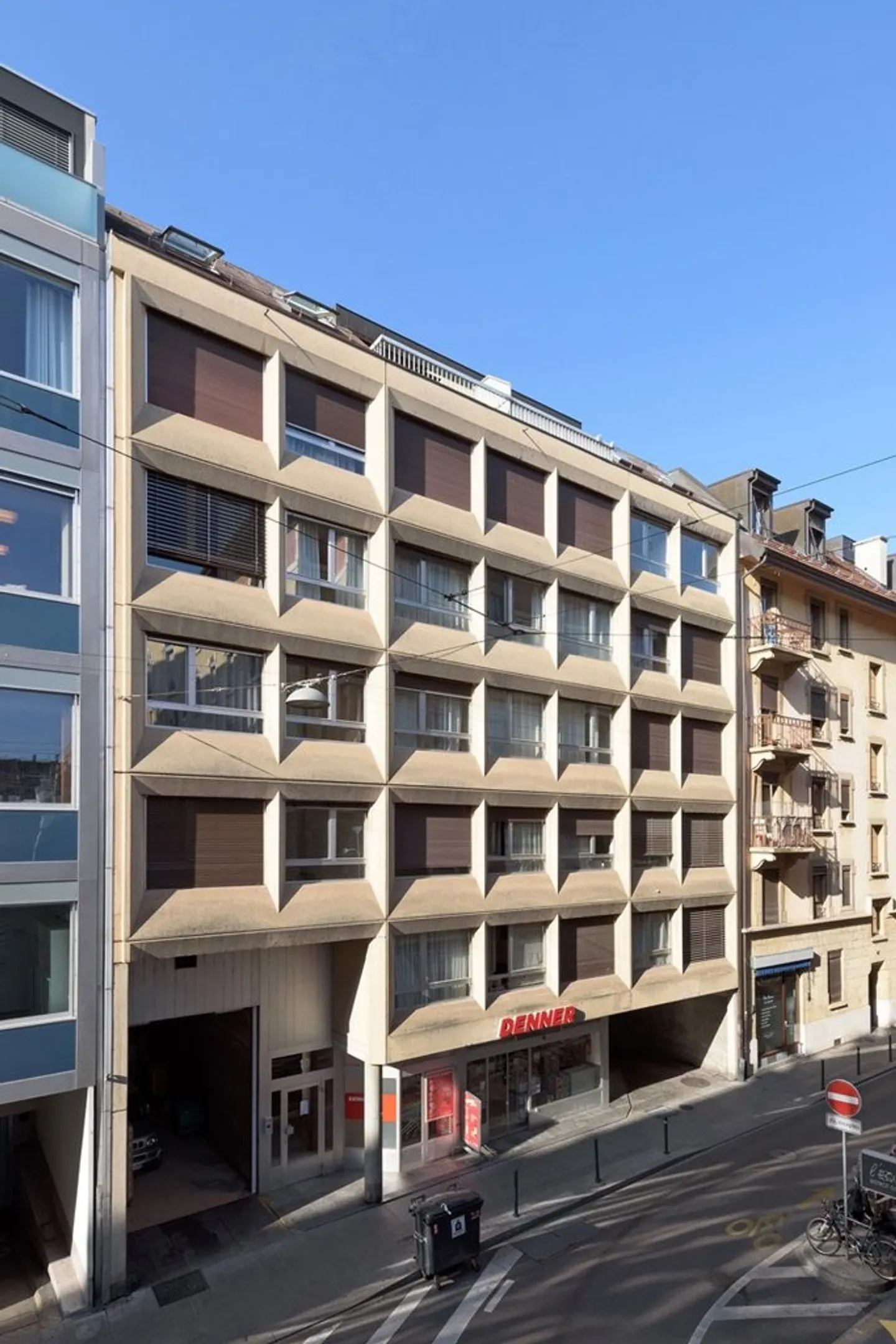 Eaux-Vives : Place de parc intérieure - Photo 1 sur 1