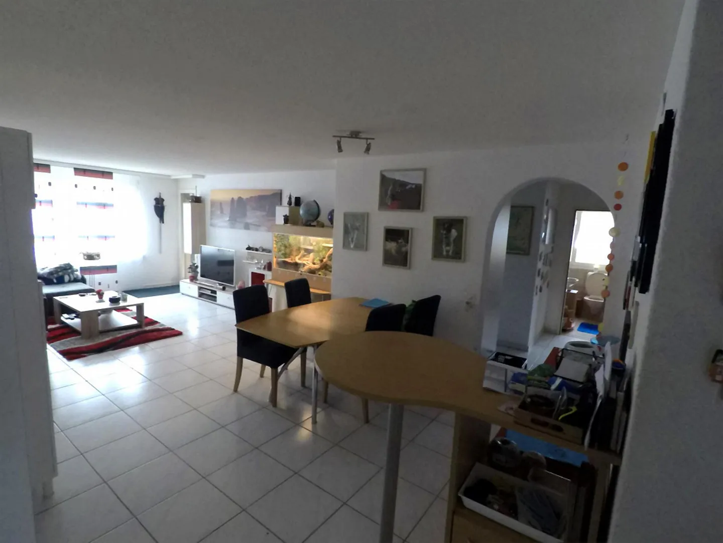 Appartamento tranquillo di 4,5 stanze al piano terra con patio - Foto 3 di 14