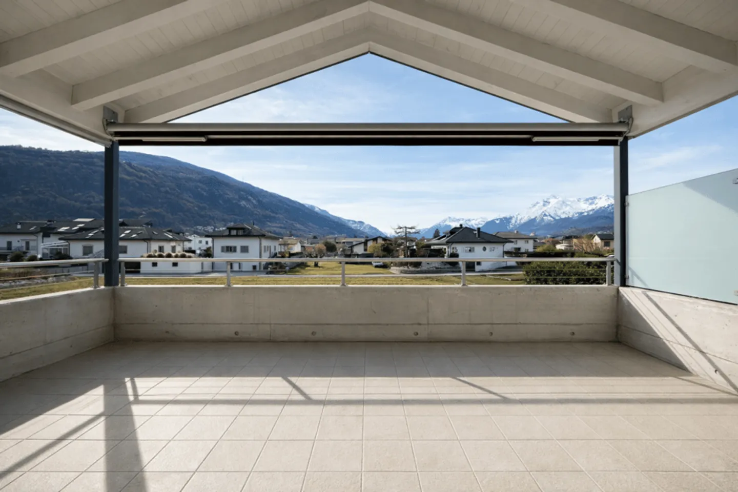 Penthouse moderne avec terrasse - Photo 3 sur 11