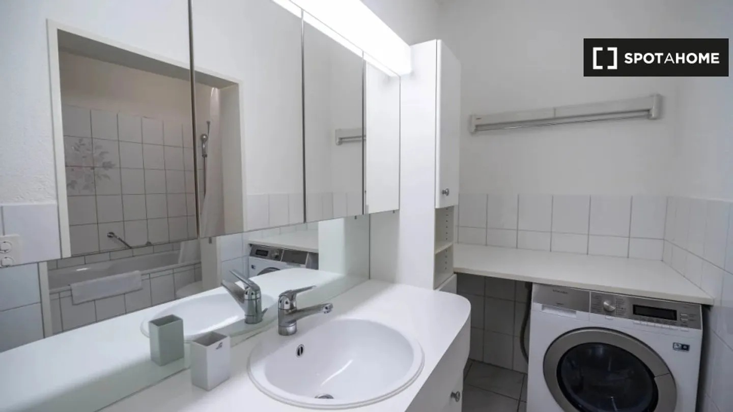 Entdecke, besichtige und miete dein neues Zuhause online mit vollem Vertrauen. - Foto 2 von 10