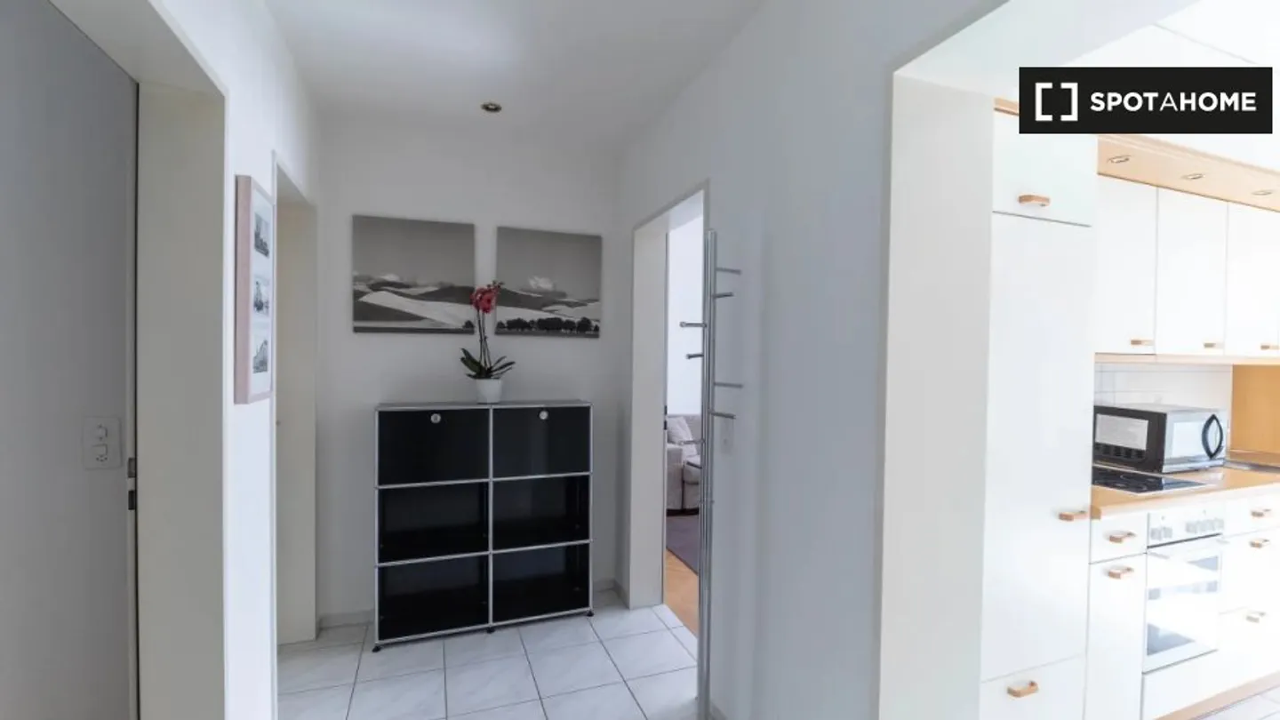 Entdecke, besichtige und miete dein neues Zuhause online mit vollem Vertrauen. - Foto 6 von 10