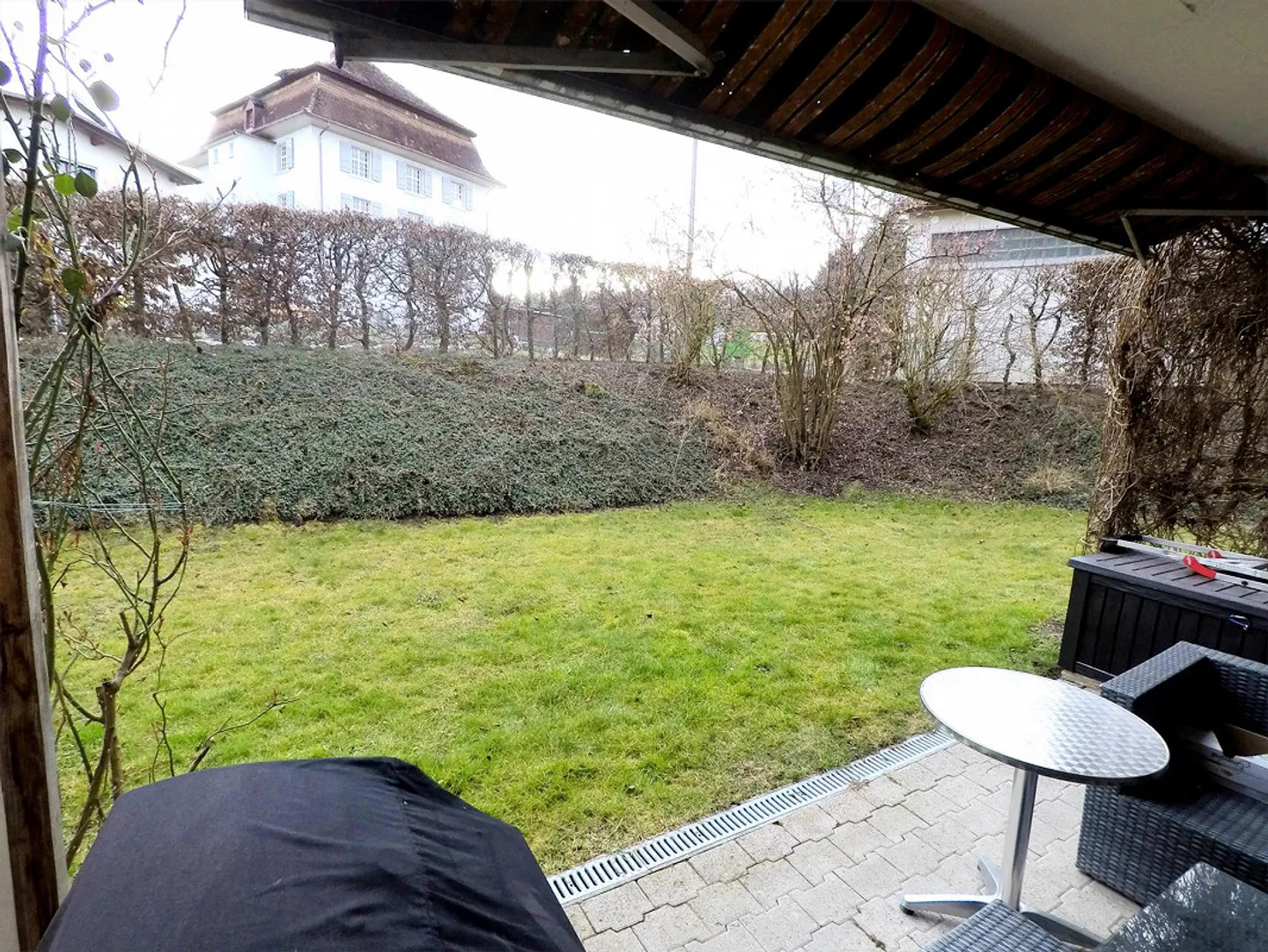 Appartamento tranquillo di 4,5 stanze al piano terra con patio - Foto 13 di 14