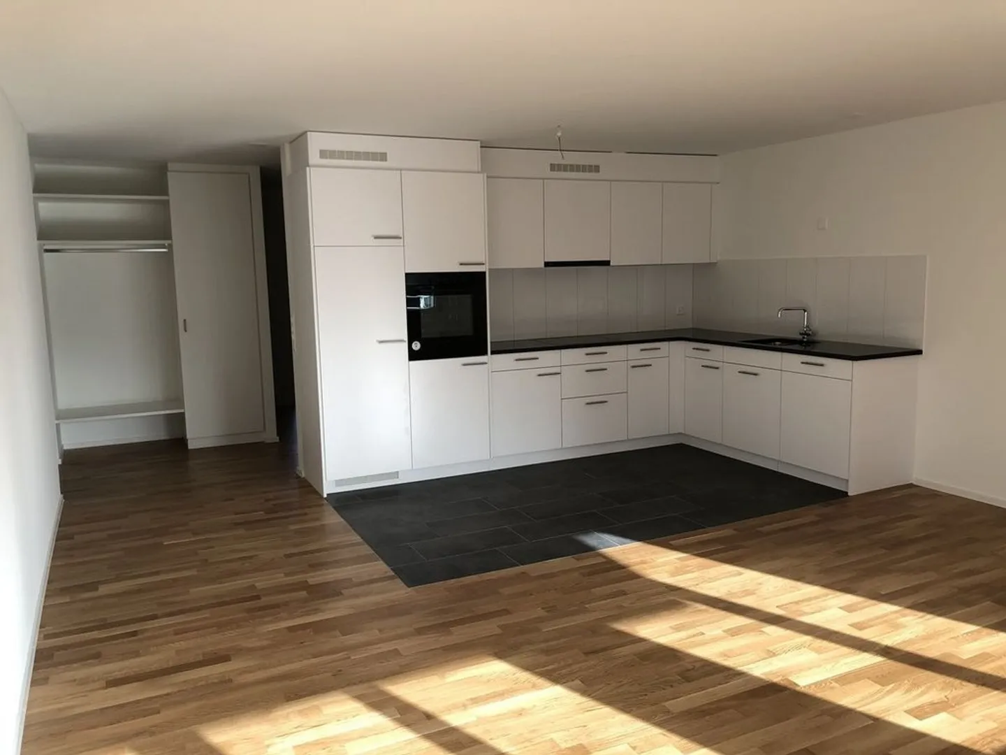 Beautiful city apartment near Letzigrund - Photo 2 of 4