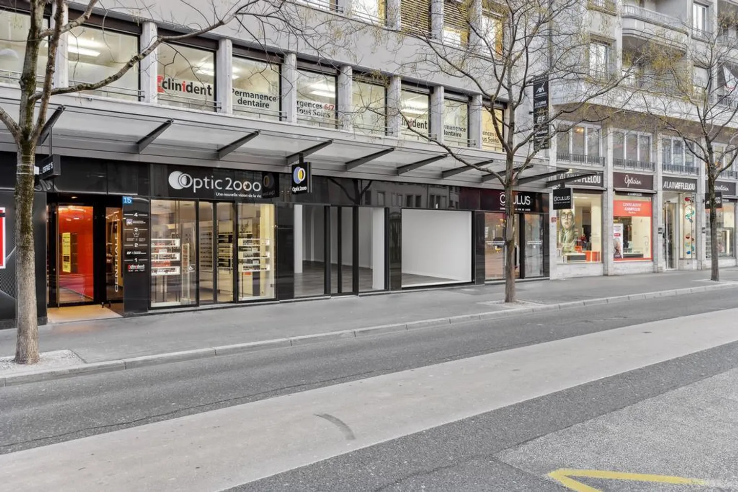 Remarkable location for your business activity - Photo 3 of 6