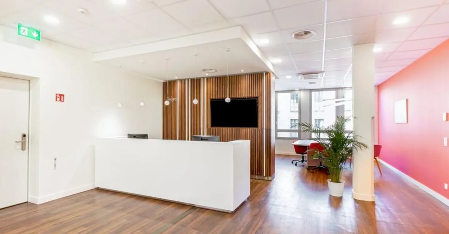 Bureau tout compris pour 5 à Regus Quartiere Maghetti - Photo 3 sur 8