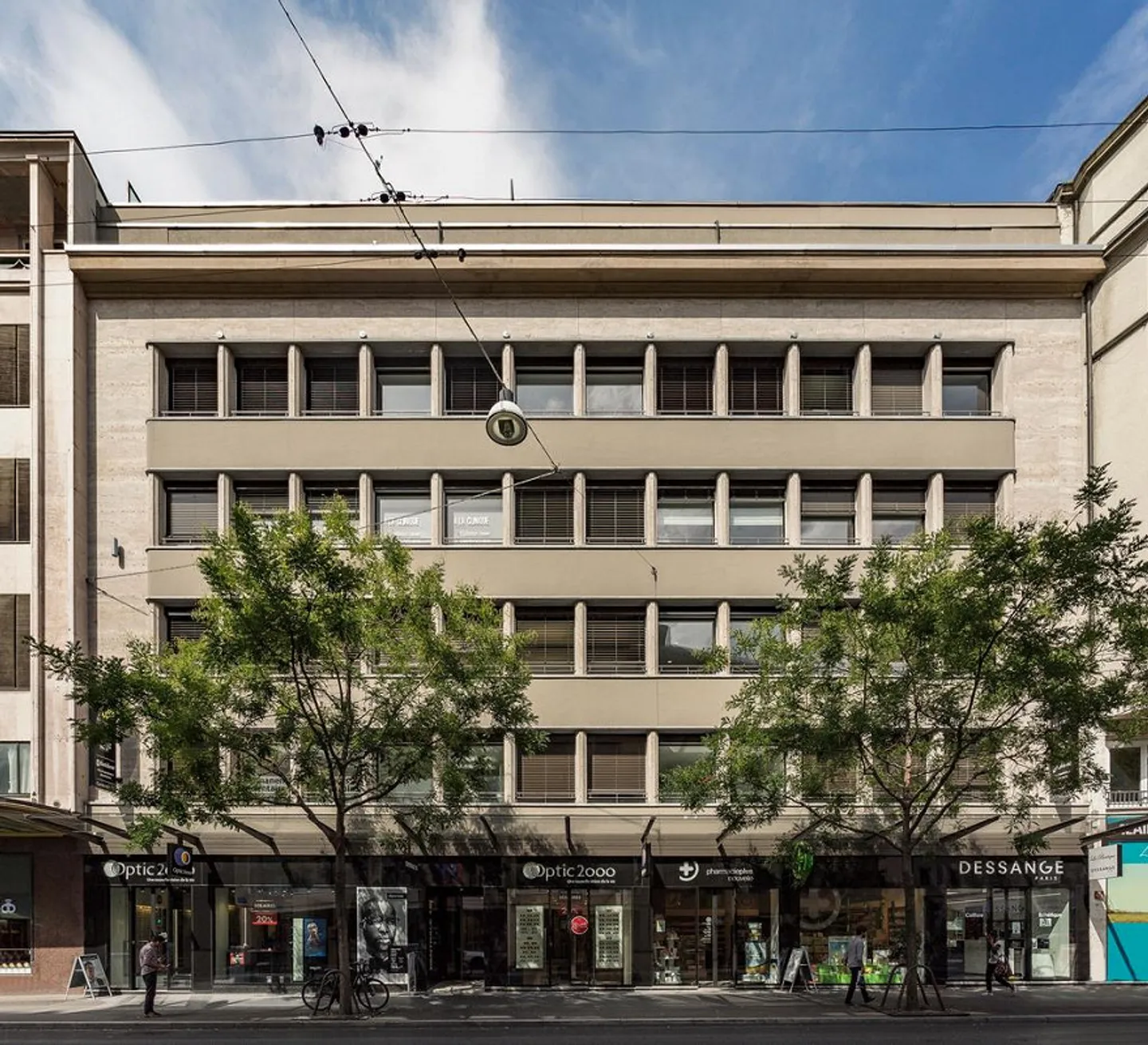 Remarkable location for your business activity - Photo 4 of 6