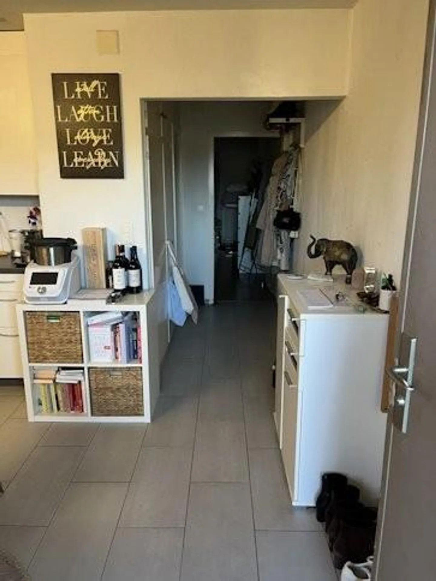 Spacious, central 1.5-room apartment in Glattbrugg - Photo 2 of 5