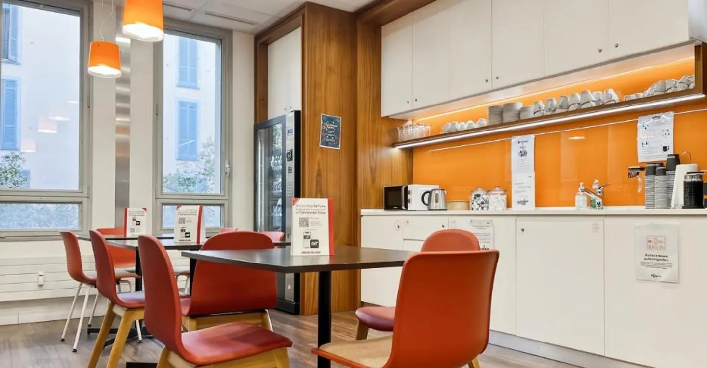 Bureau tout compris pour 5 à Regus Quartiere Maghetti - Photo 7 sur 8