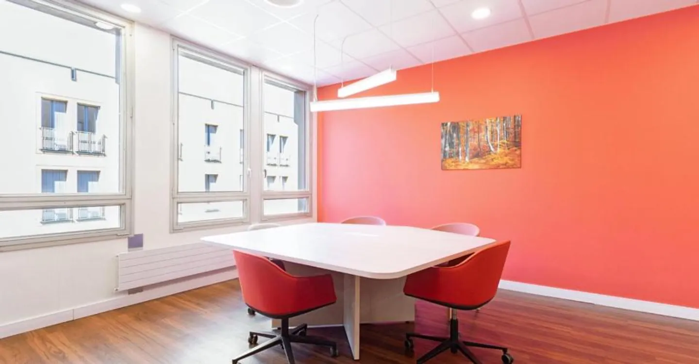 Bureau tout compris pour 5 à Regus Quartiere Maghetti - Photo 5 sur 8