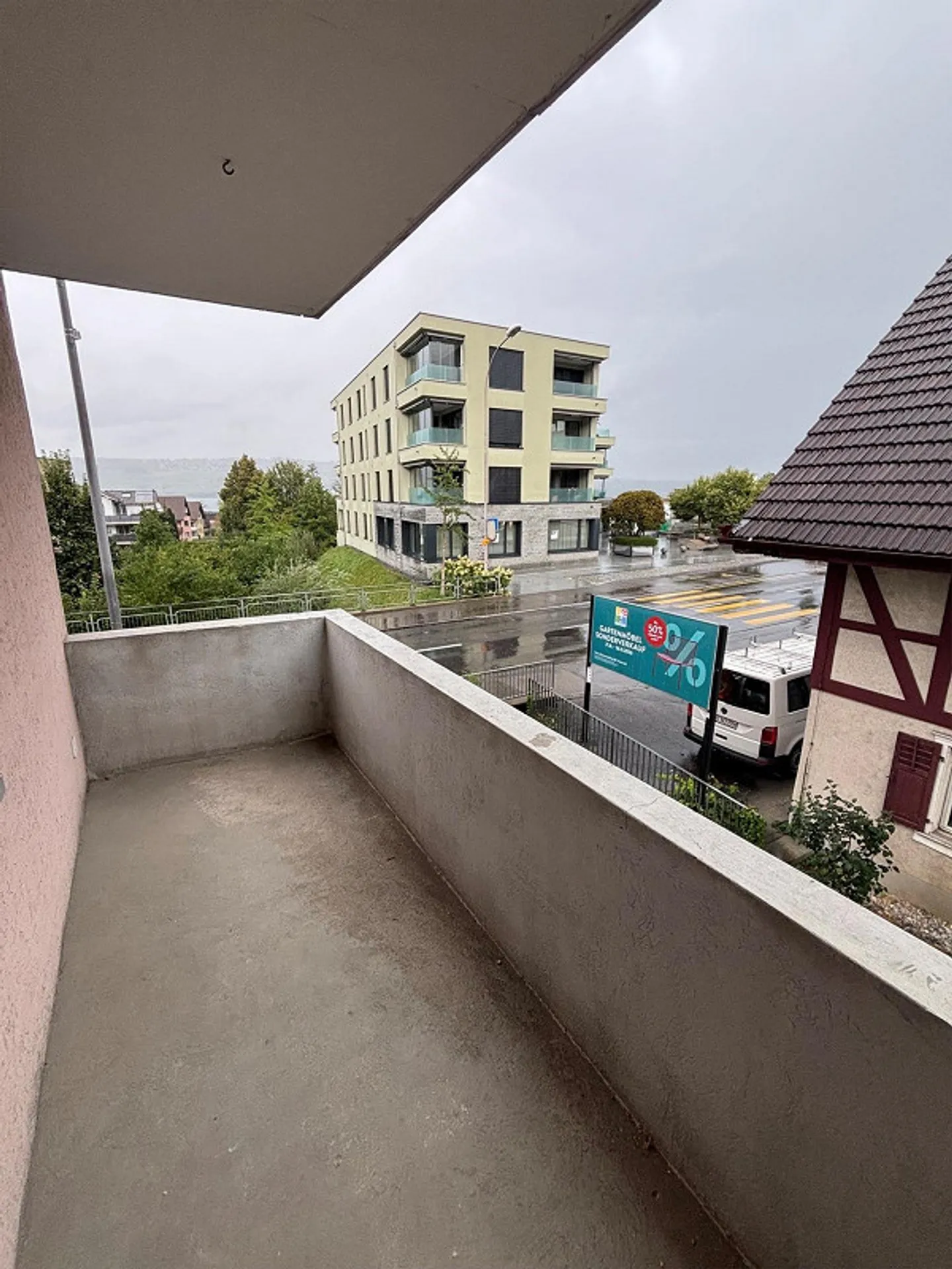 Teilrenovierte 4½-Zimmer-Wohnung mit Balkon und Aussicht in Nottwil - Photo 2 of 12