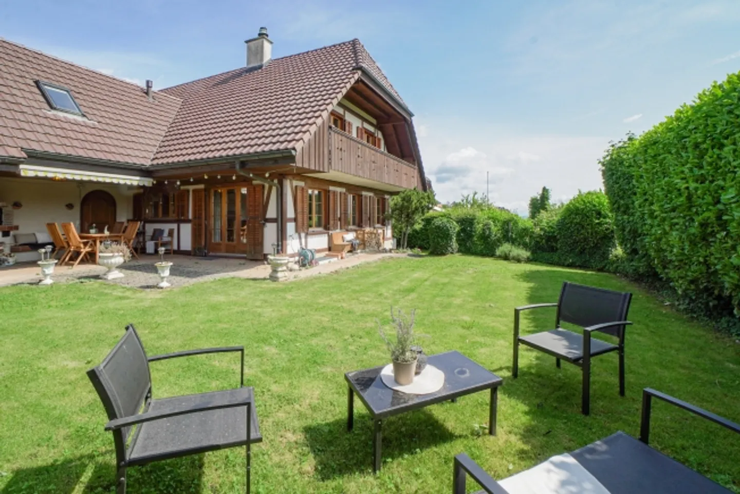 VILLA DI CAMPAGNA ATTRATTIVA DA 8,5 CAMERE - Foto 1 di 8