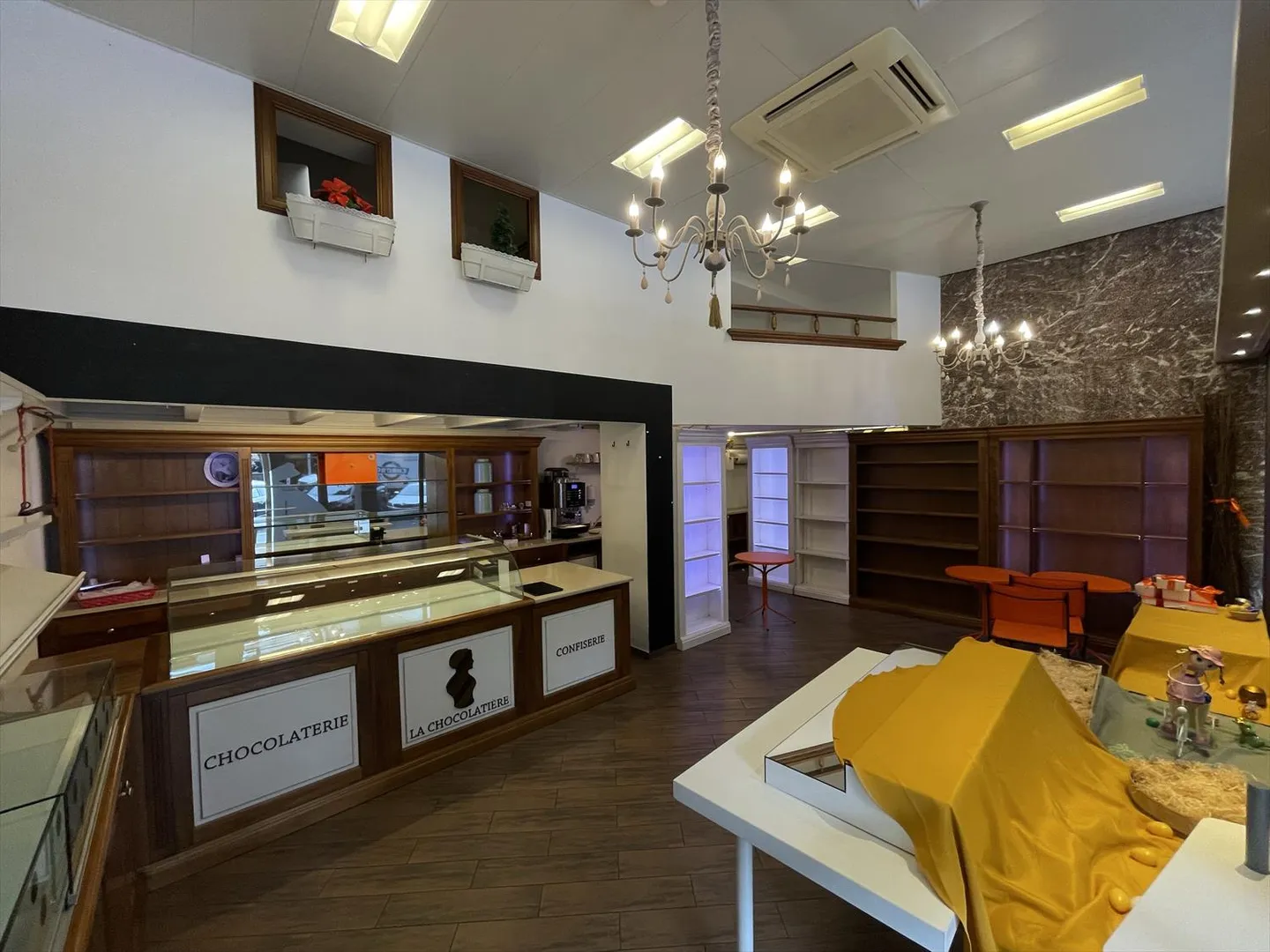 Commercial 2 rooms - Photo 3 of 7