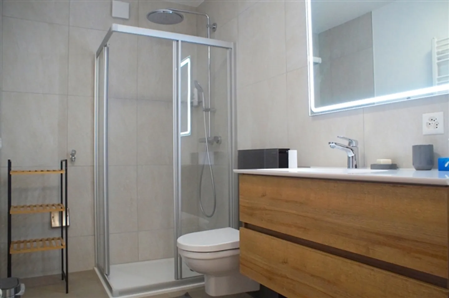 LOC 107 - ZODIAC - Photo 16 of 17