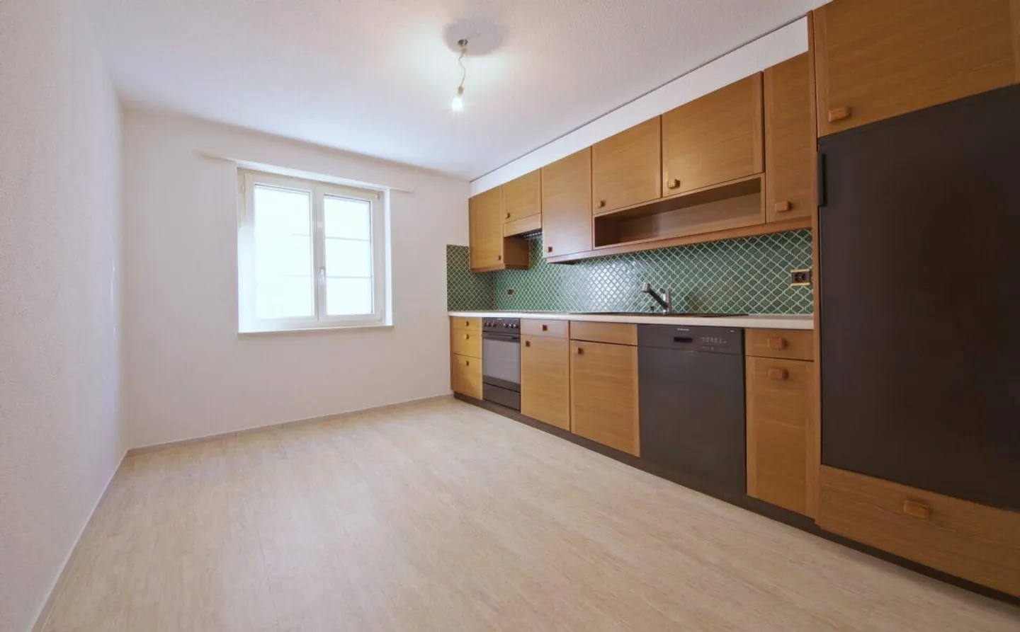 3.5-ROOM APARTMENT - Photo 2 of 12