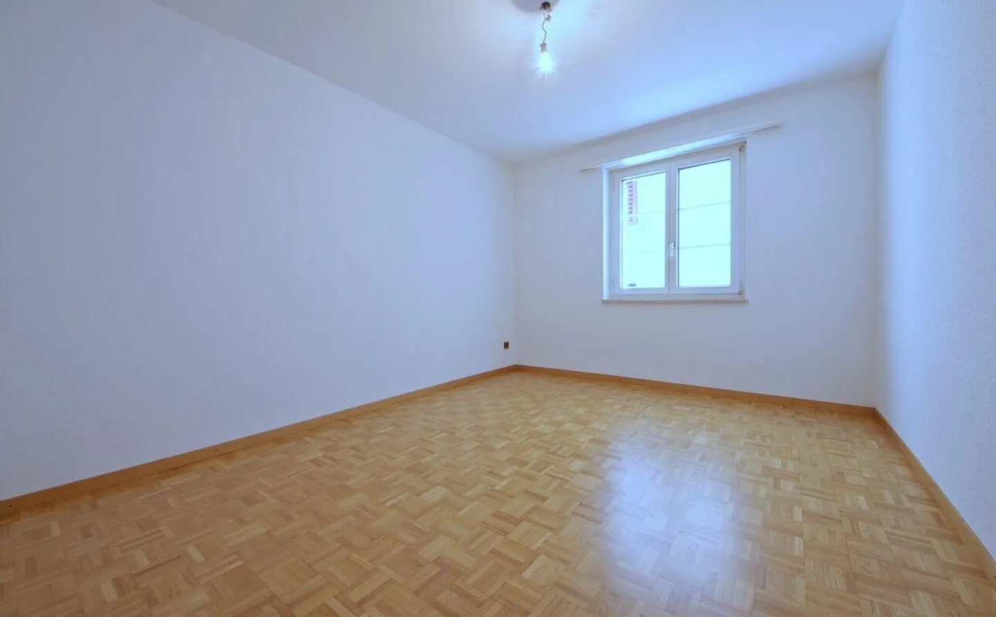 3.5-ROOM APARTMENT - Photo 3 of 12