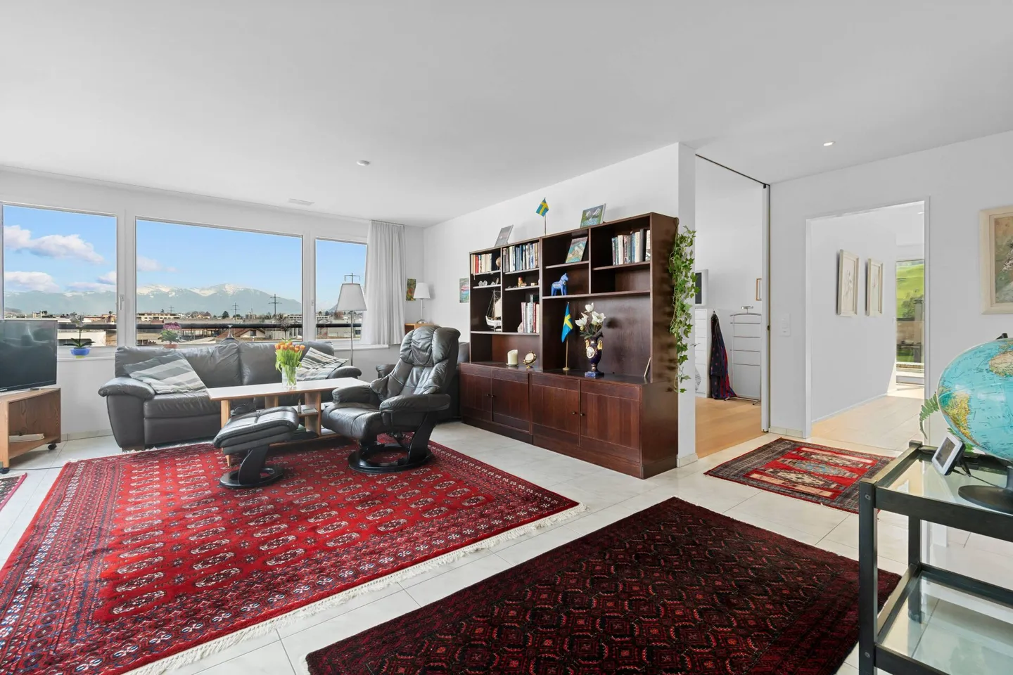 Moderno attico con fantastica vista lago e montagna - Foto 2 di 12