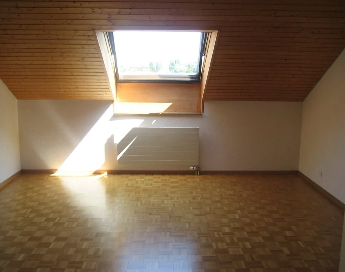 Charming Home - Photo 3 of 7