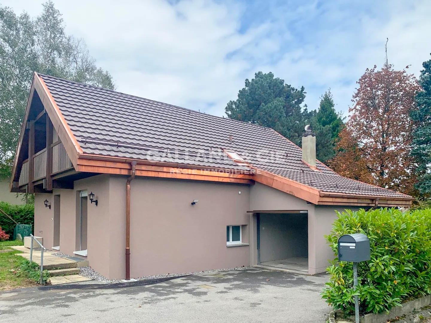 Casa completamente ristrutturata con giardino di 900 m2 - Foto 1 di 9