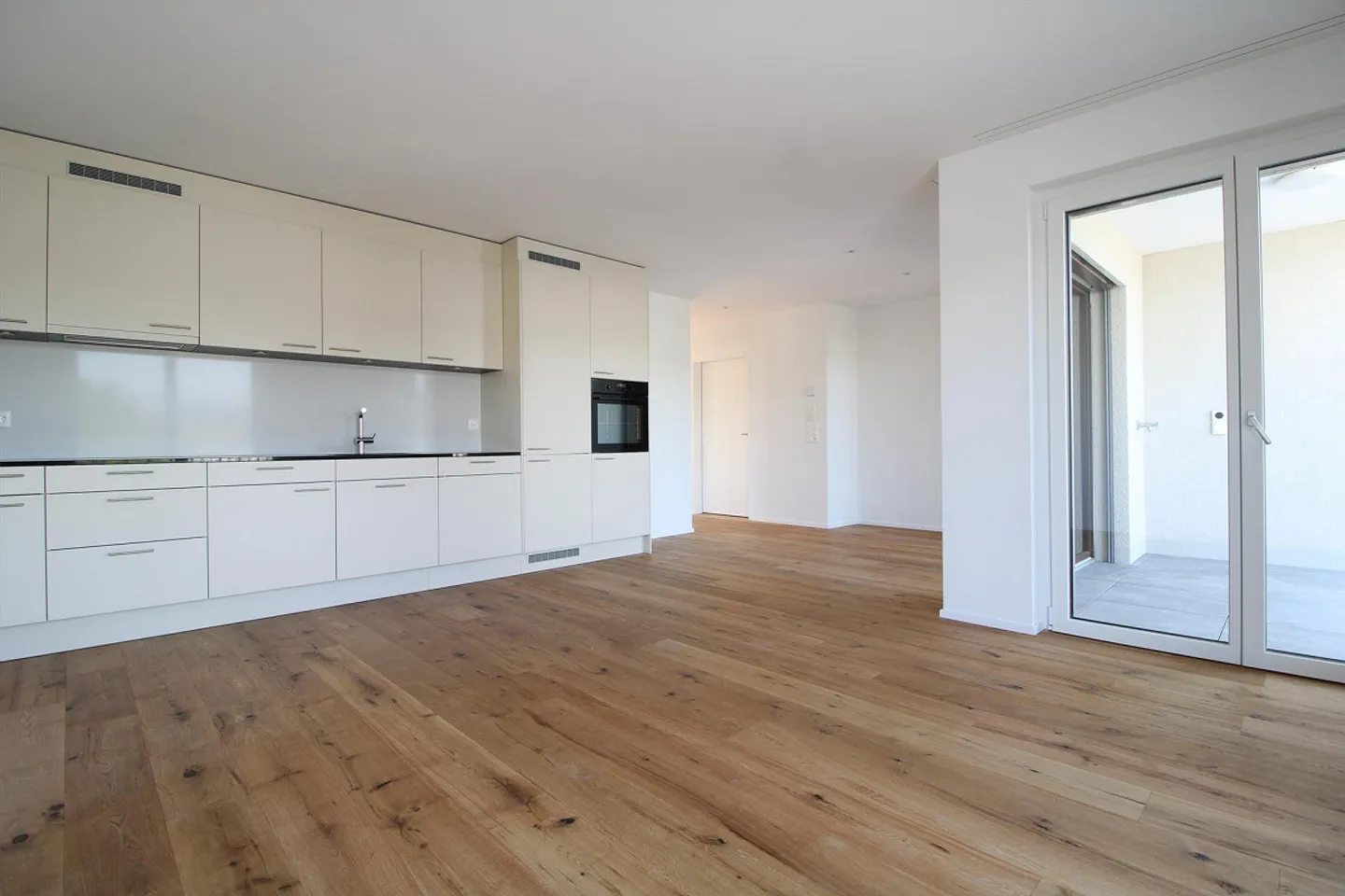 Exklusive 3.5 Zimmer-Attikawohnung im Neubau - Photo 2 of 9