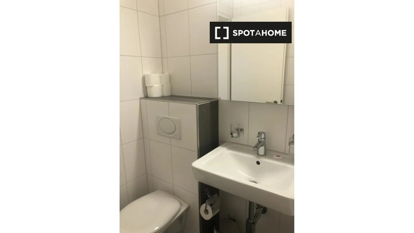 Entdecke, besichtige und miete dein neues Zuhause online mit vollem Vertrauen. - Foto 3 von 18