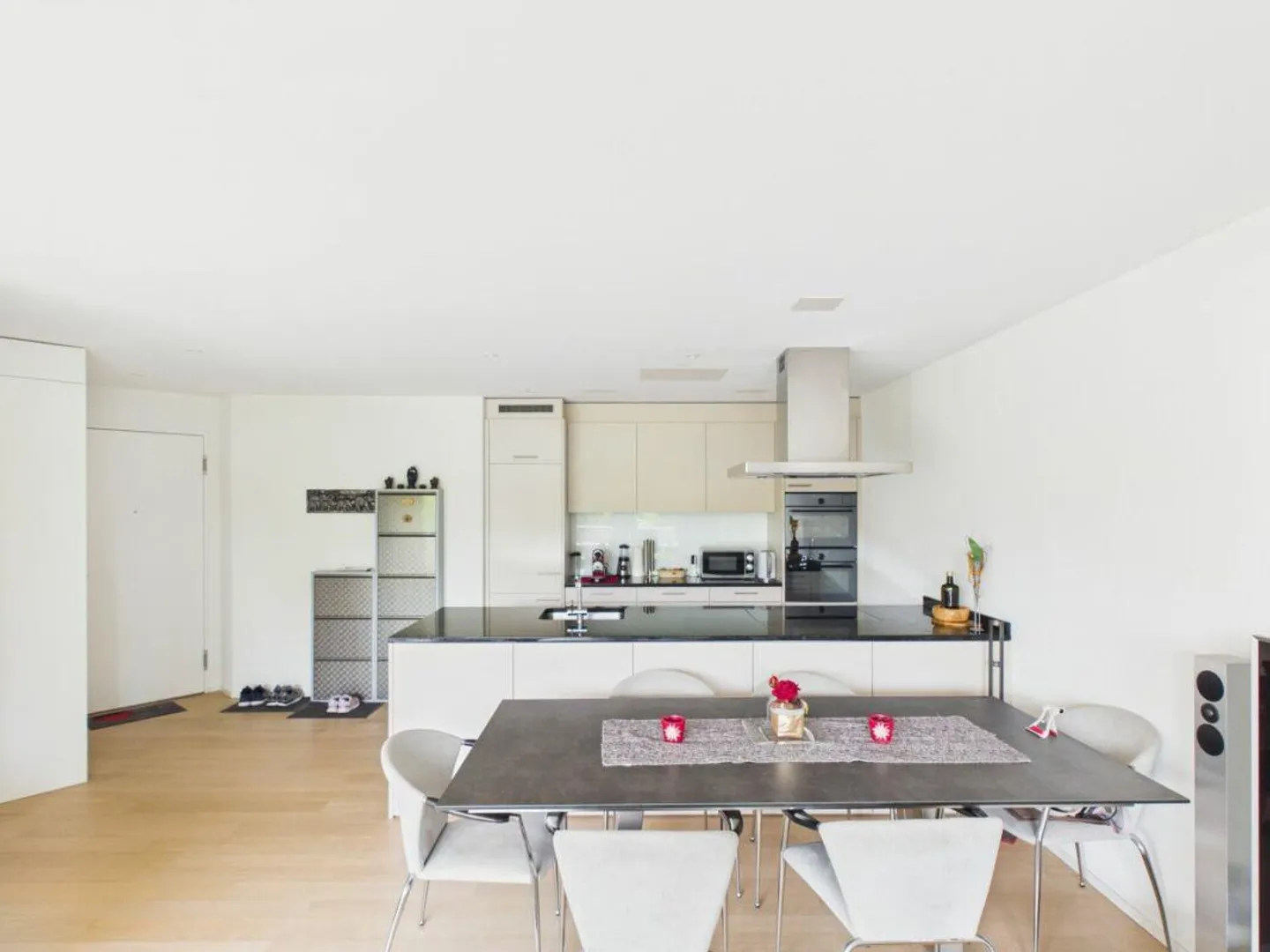 Elegante appartamento di 2,5 stanze con balcone e vista sul verde - Foto 7 di 14