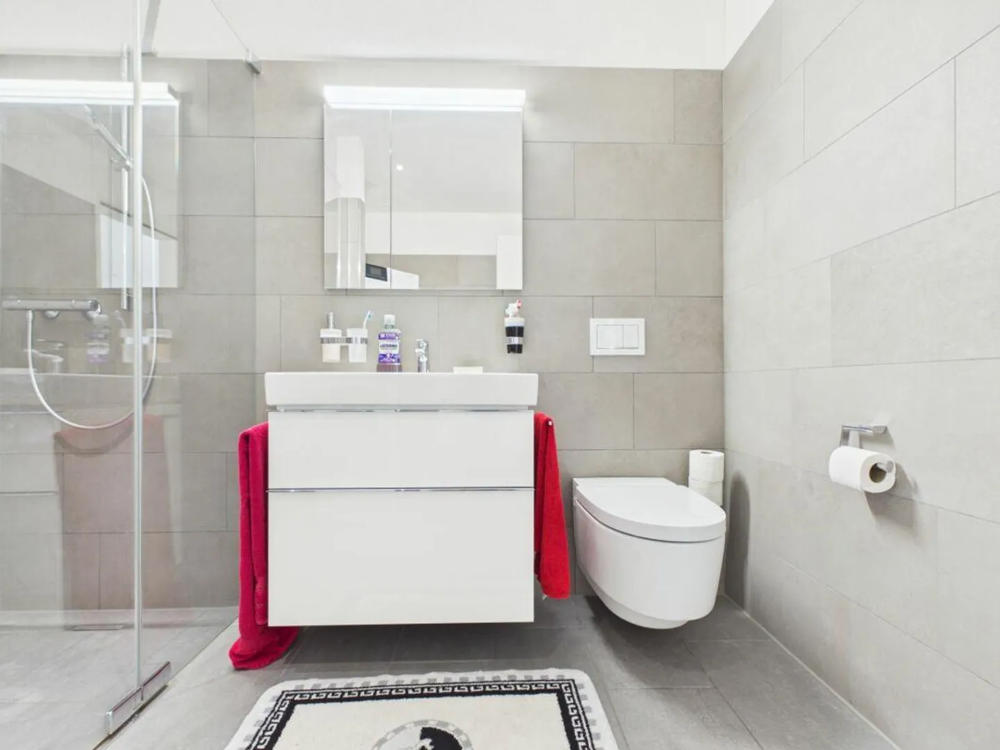 Elegante appartamento di 2,5 stanze con balcone e vista sul verde - Foto 9 di 14