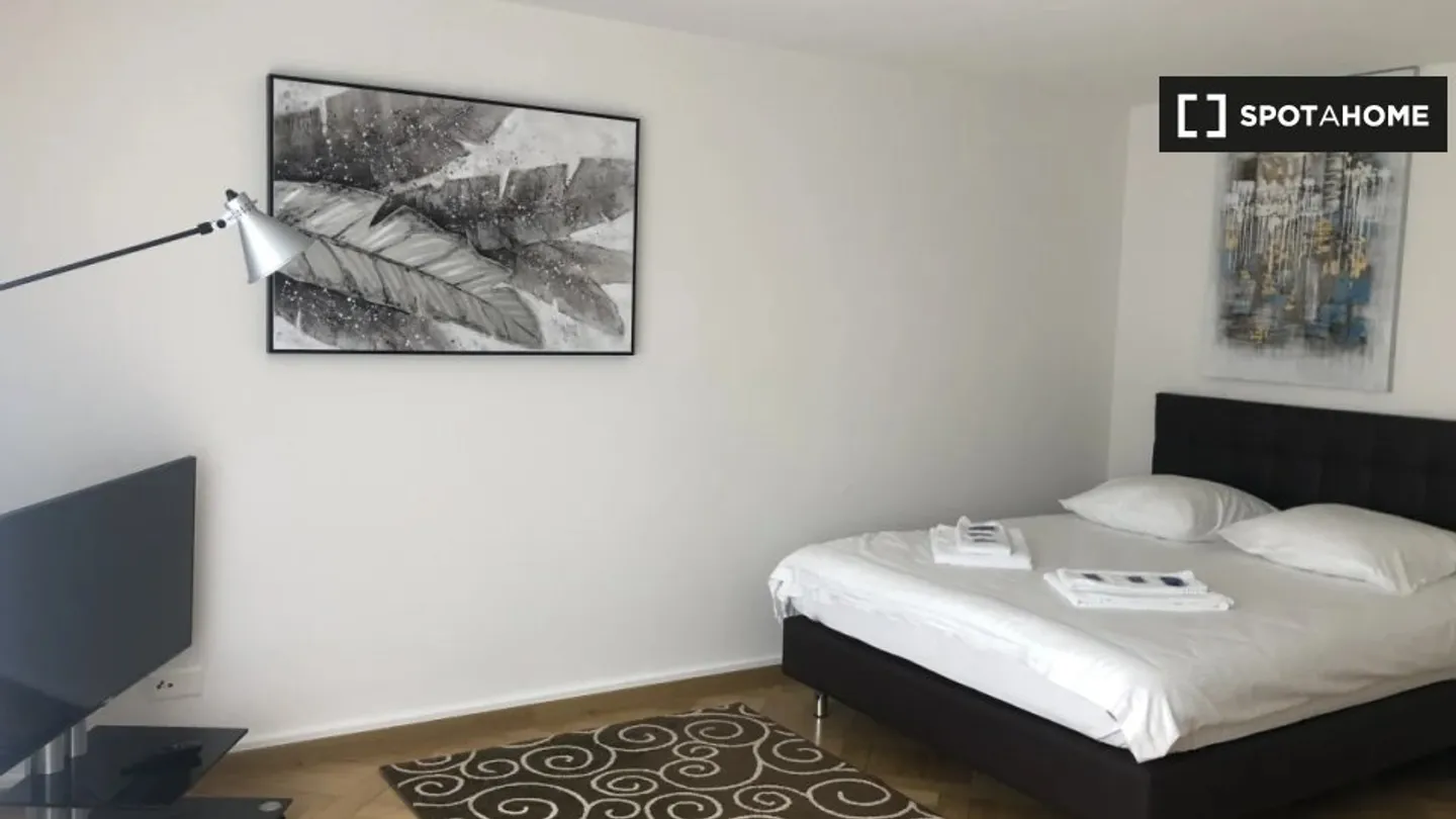 Entdecke, besichtige und miete dein neues Zuhause online mit vollem Vertrauen. - Foto 10 von 18