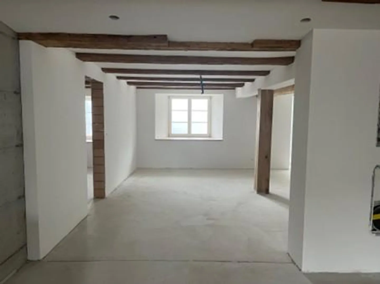 Newly renovated 3.5-room apartment for rent in Wilchingen - Photo 2 of 4