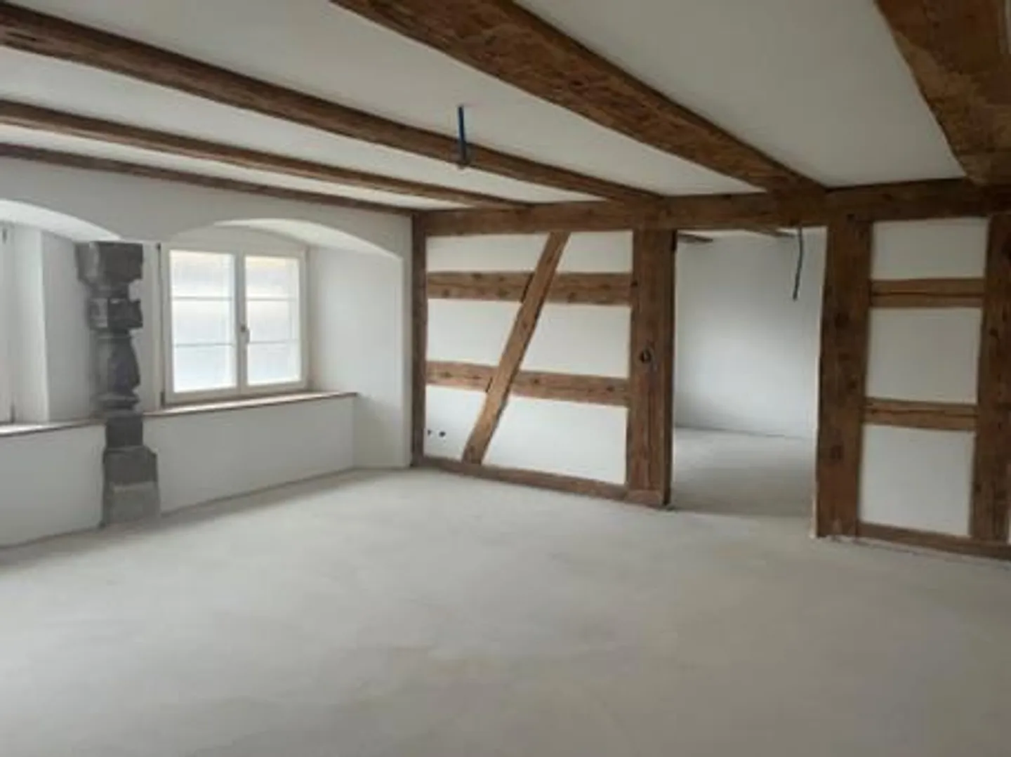 Newly renovated 3.5-room apartment for rent in Wilchingen - Photo 3 of 4