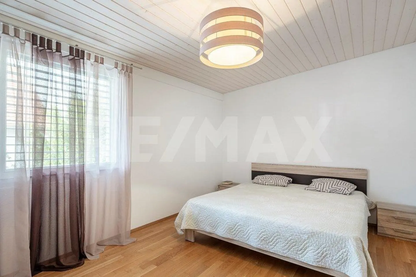 Pacchetto residenziale con due case multifamiliari affittate - Foto 10 di 13