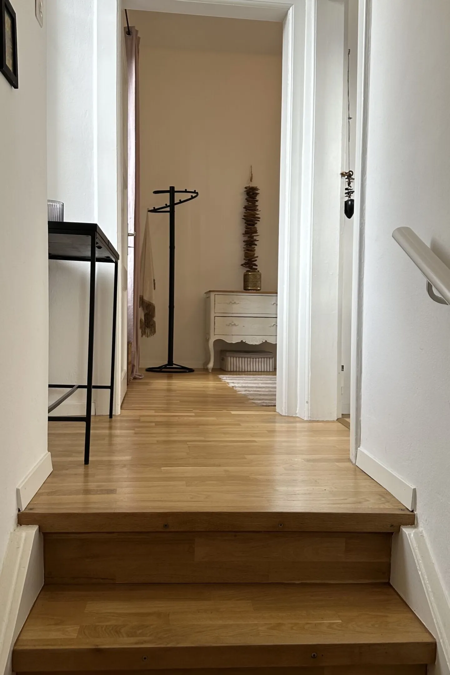 Tower Apartment in Historic Villa - Photo 10 of 11