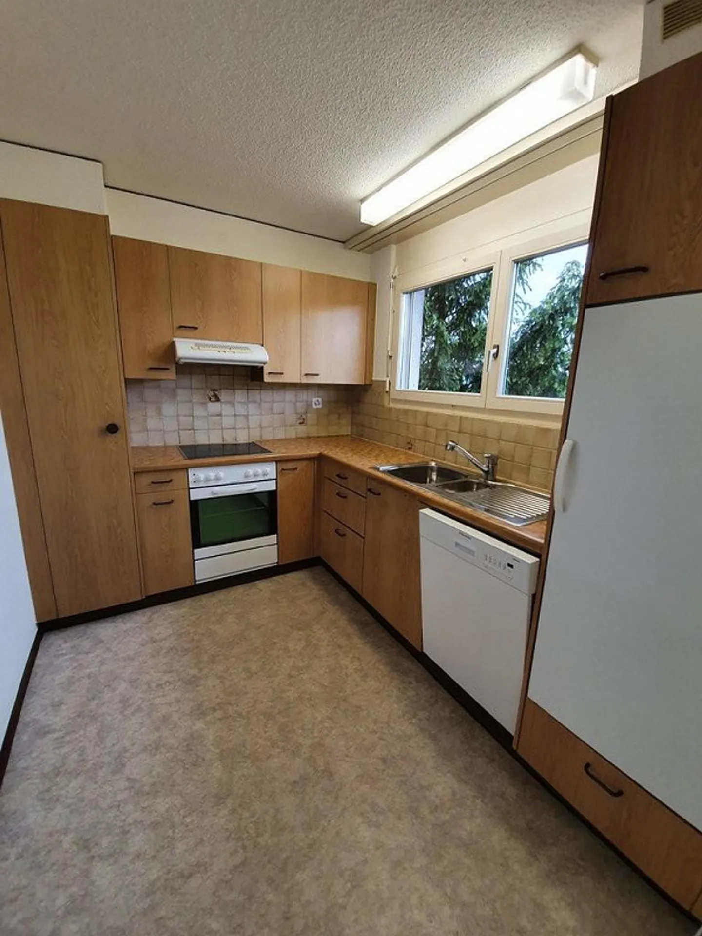Appartement spacieux de 4,5 pièces avec vue - Photo 3 sur 11