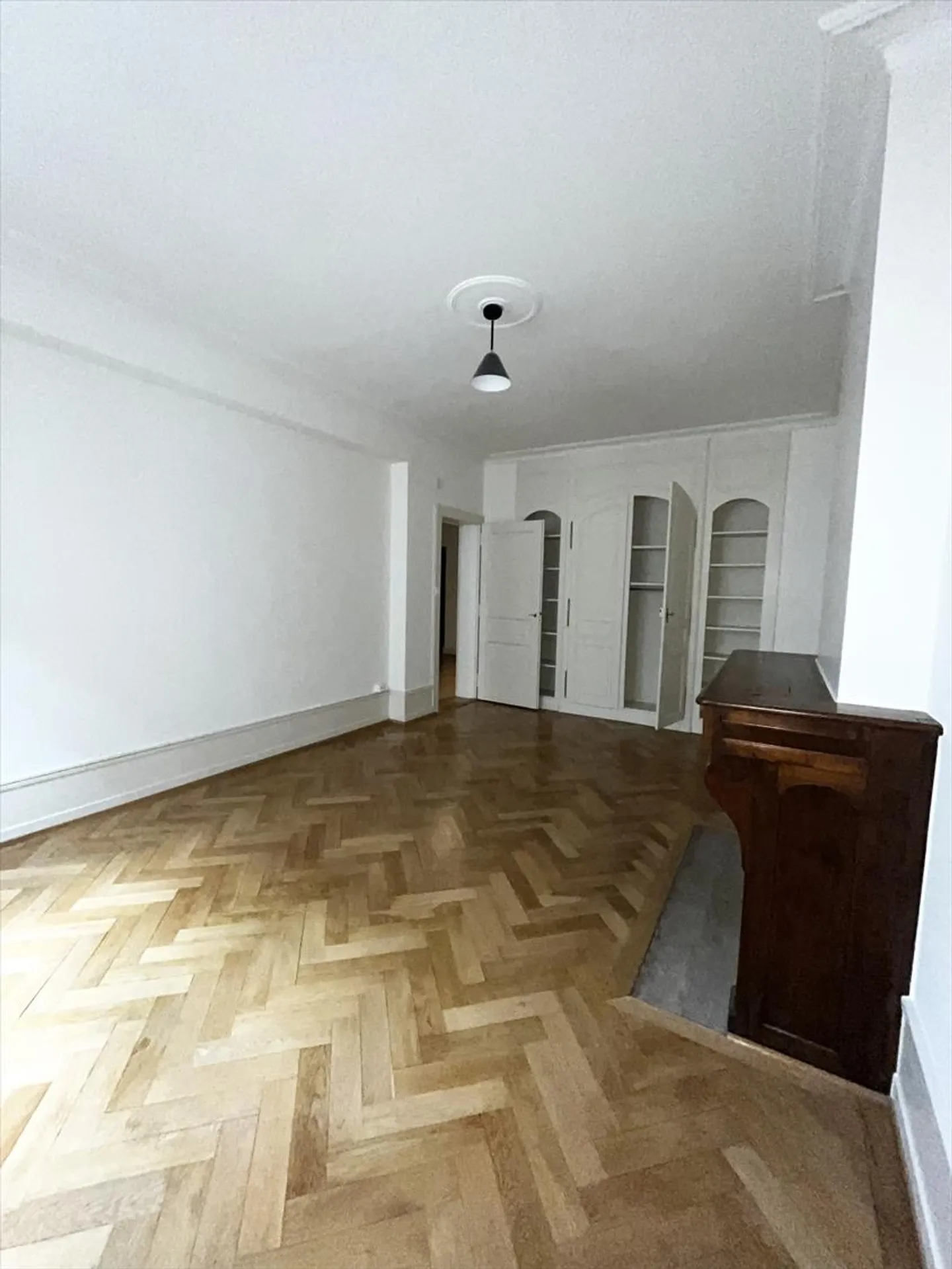 2.5 Room Apartment - Photo 2 of 9