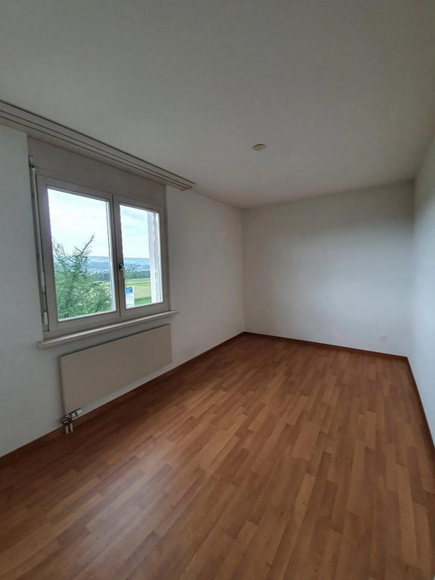 Appartement spacieux de 4,5 pièces avec vue - Photo 8 sur 11
