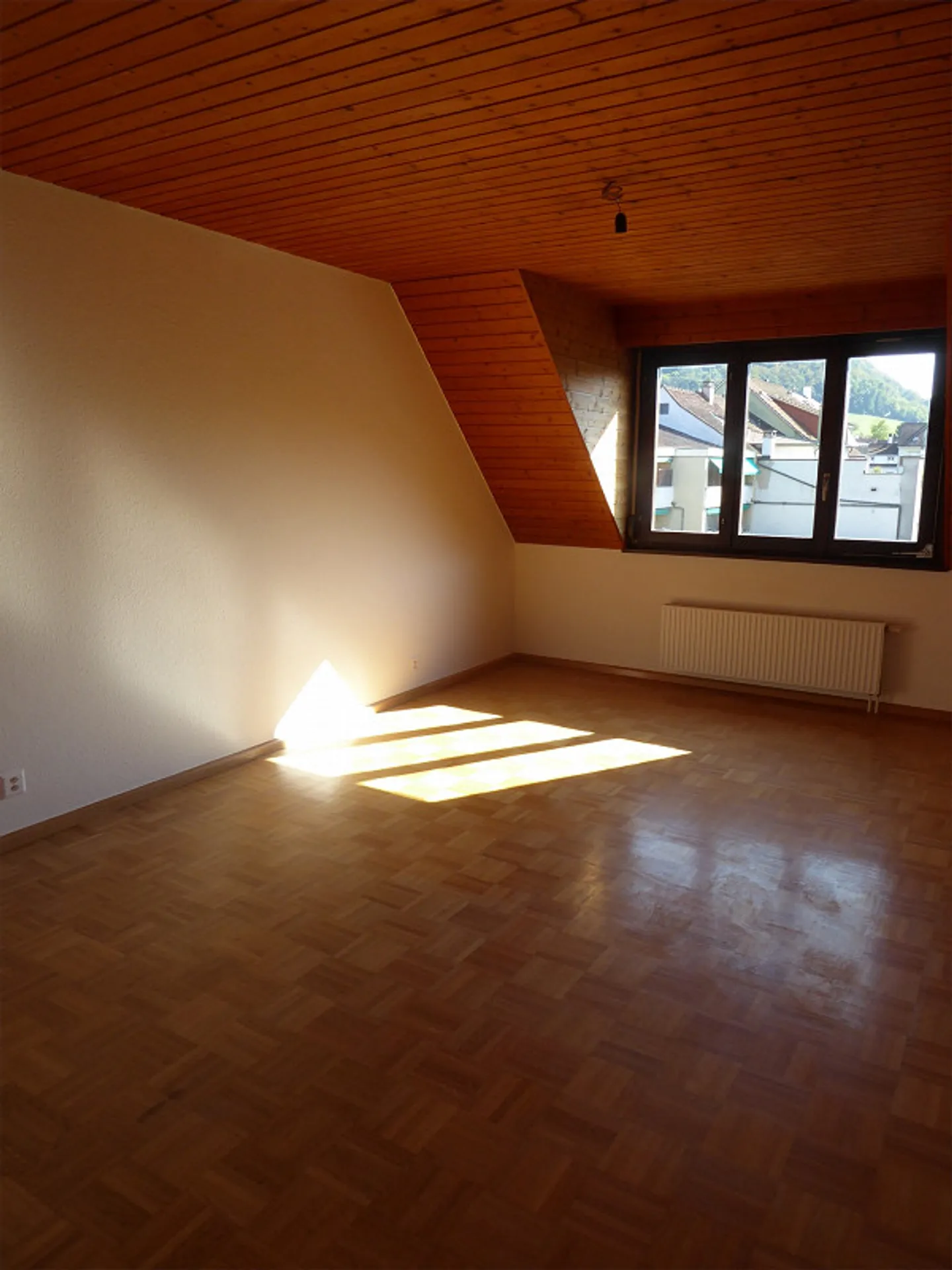 3-Zimmer-Dachwohnung im Herzen von Sissach - Foto 5 von 8