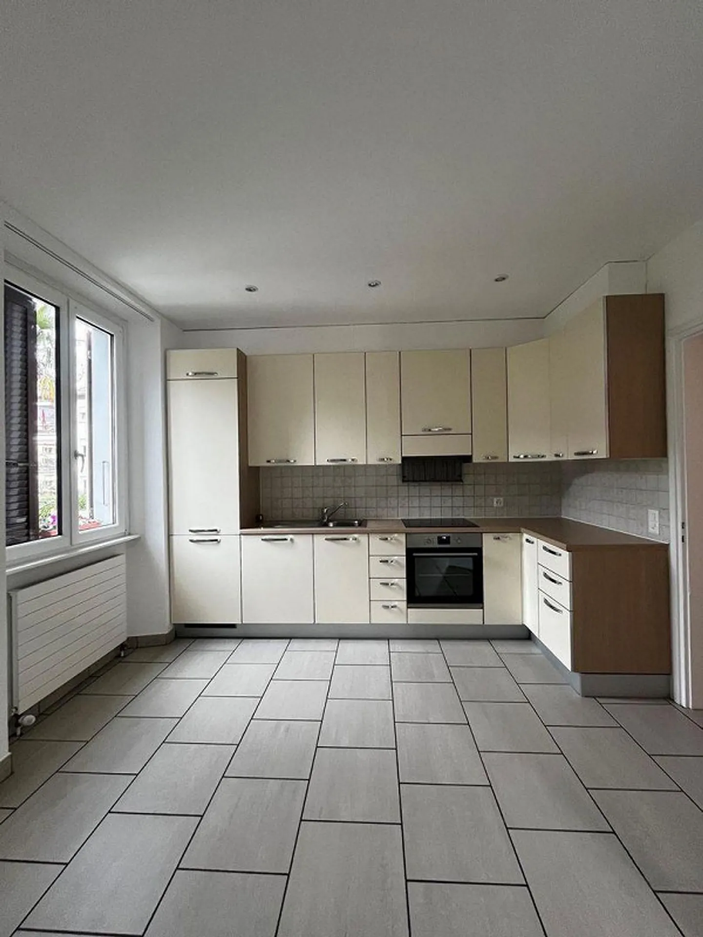 4-room apartment in a semi-detached house - Photo 3 of 5