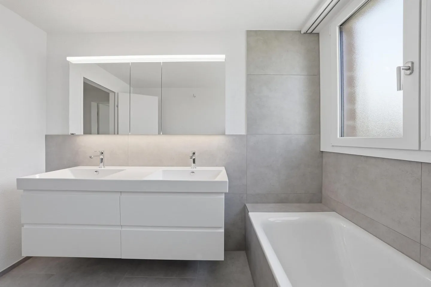 Spacious 4.5-room apartment in a dream location directly on Lake Constance - Photo 8 of 13