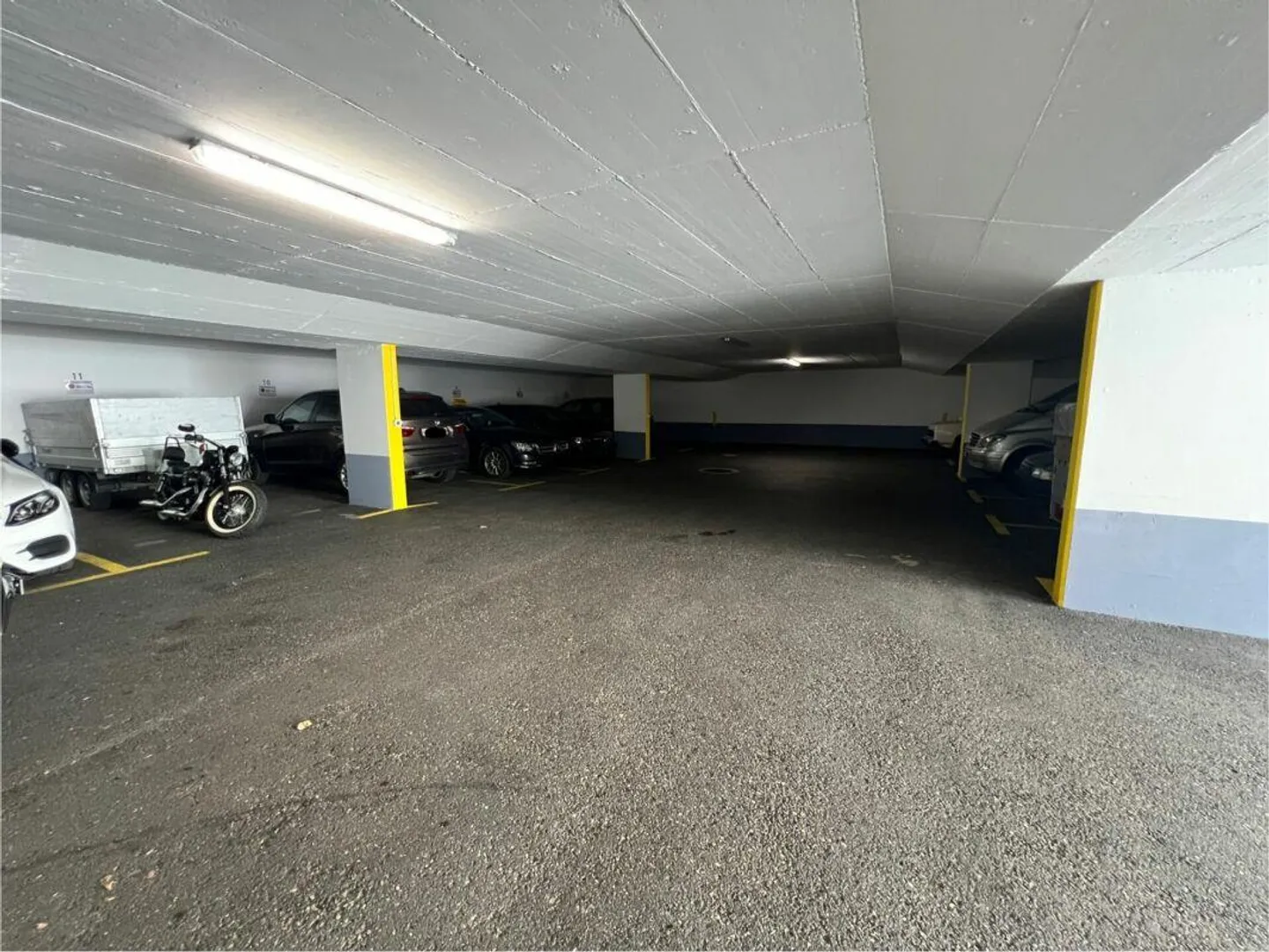 Restaurant de quartier avec espaces de stockage et garage souterrain exclusif avec 1... - Photo 6 sur 7