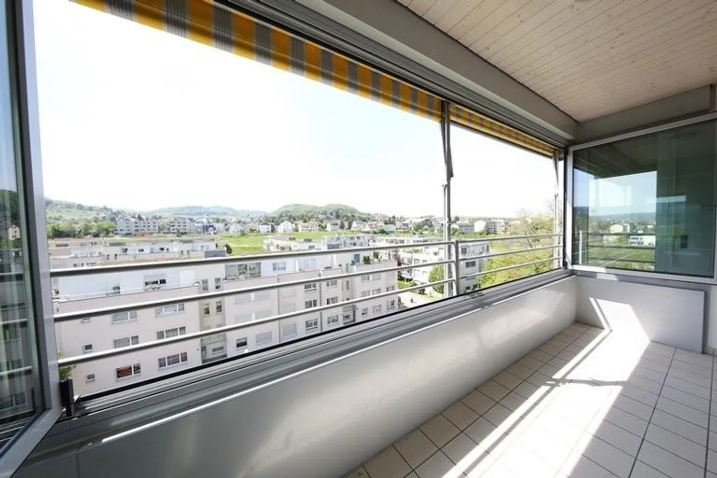 Moderne Wohnung mit Weitblick - Foto 9 von 9